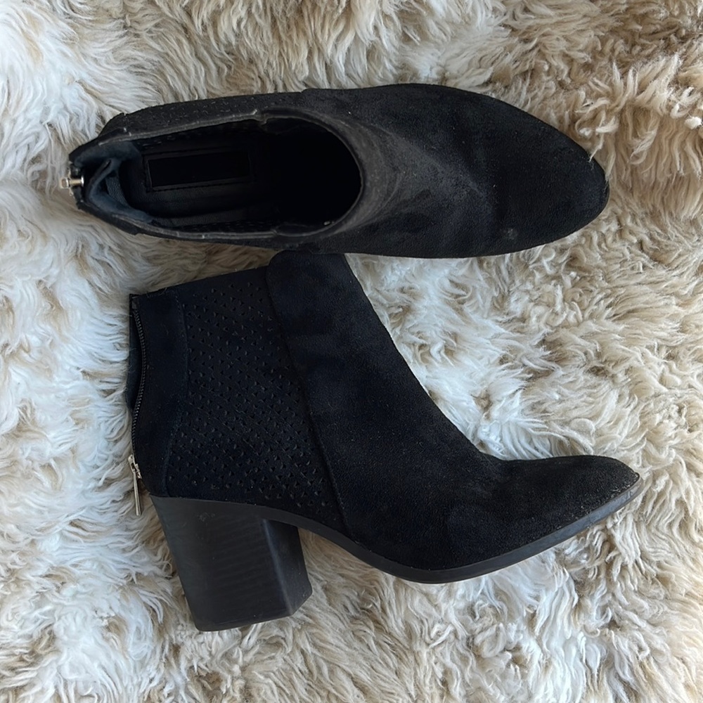 Forever 21 black heels